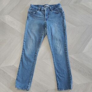 Levis Classic Mid Rise Skinny Womans Jeans, Size 31